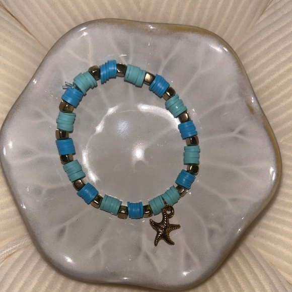 Bracelet - Picture 1 of 2